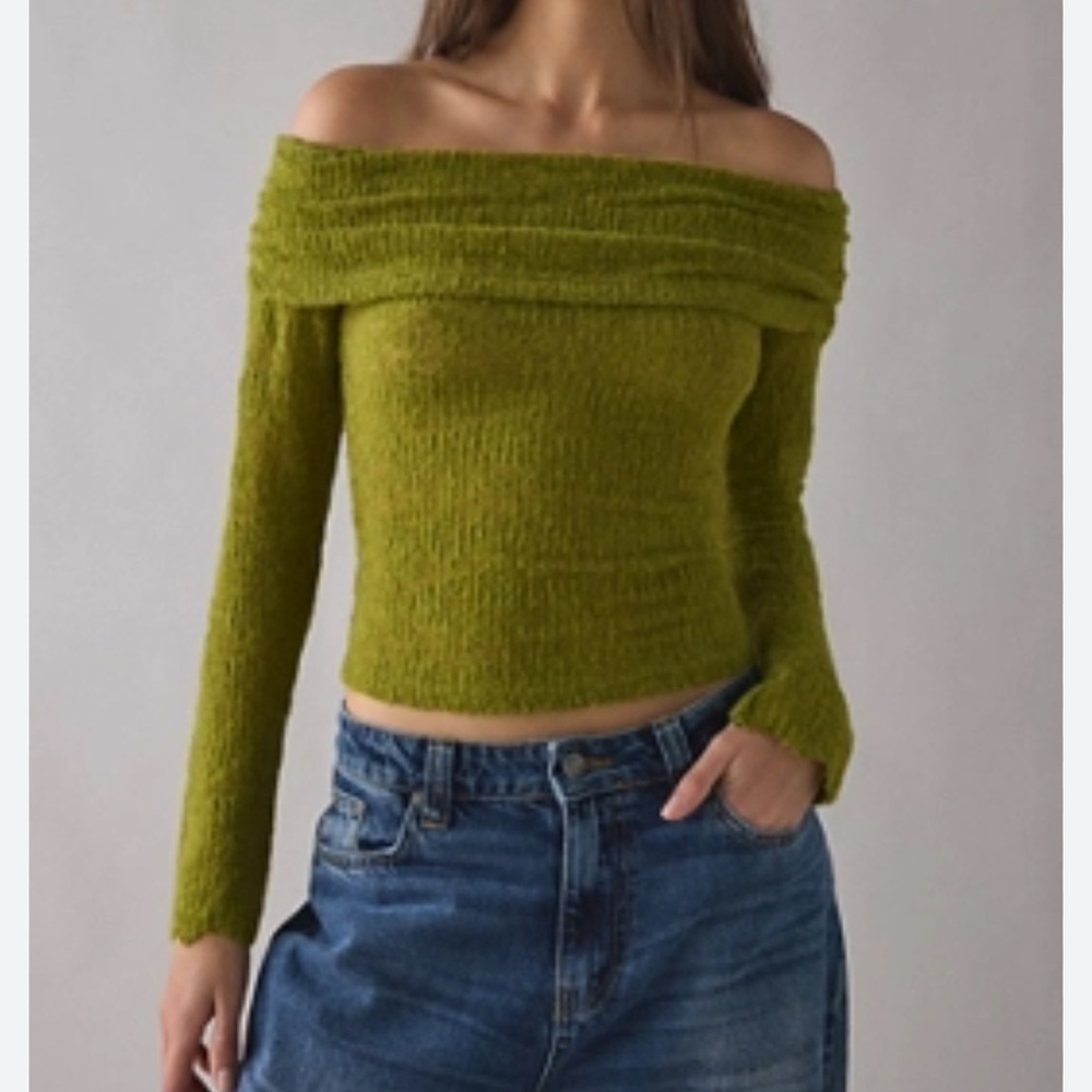 NWOT Urban outfitters- Blue Lily Off the shoulder textured  Olive top-M